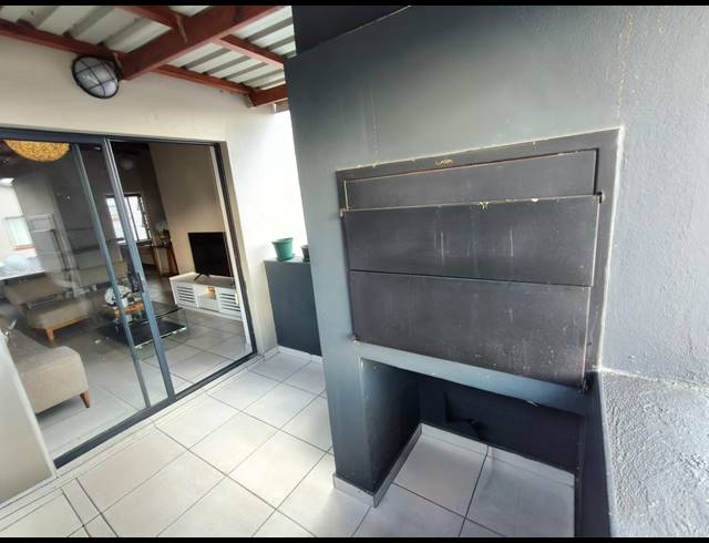 2 BEDROOM APARTMENT FOR SALE IN WATERKLOOF AH